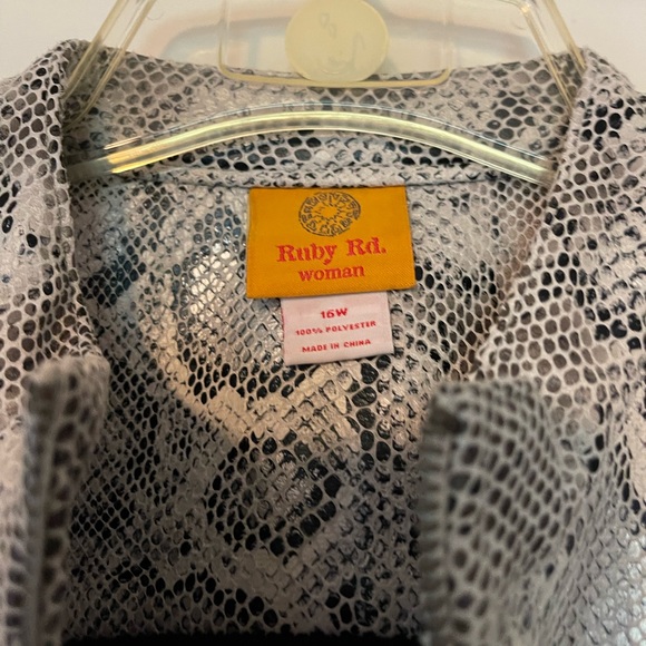 Ruby Road faux snake - Picture 5 of 5